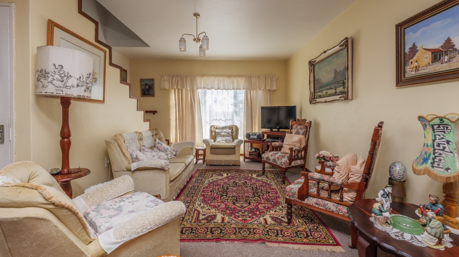 5 Bedroom Property for Sale in Struisbaai Western Cape